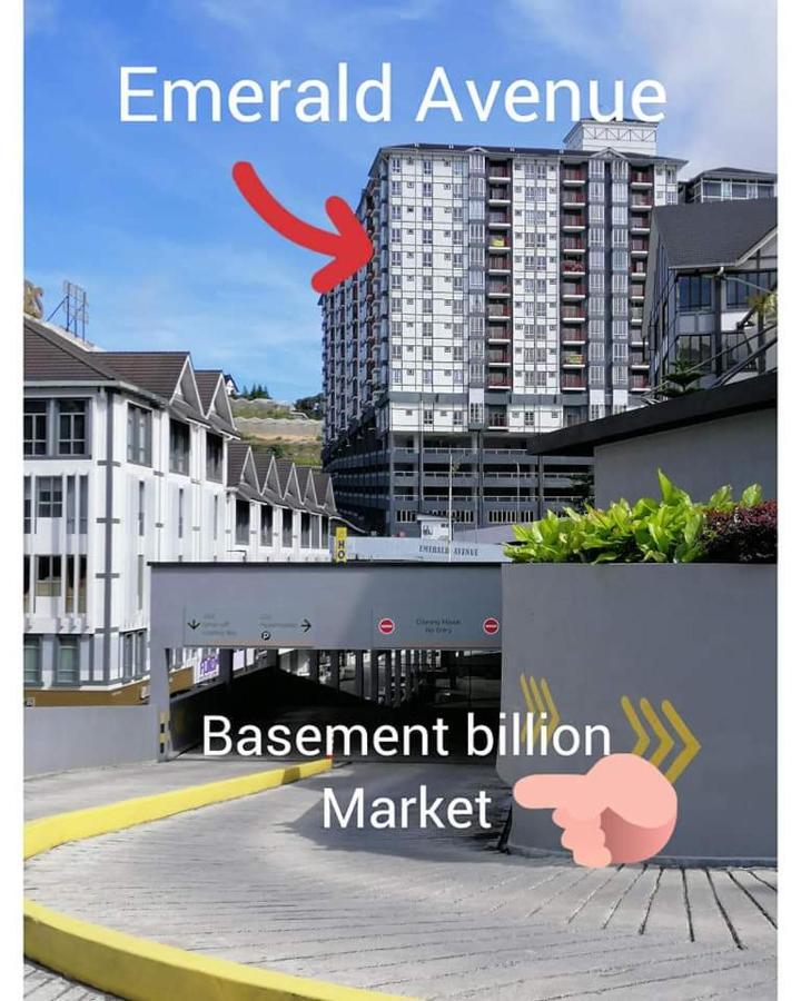 Naufa Muslim's At Emerald Avenue Apartment *